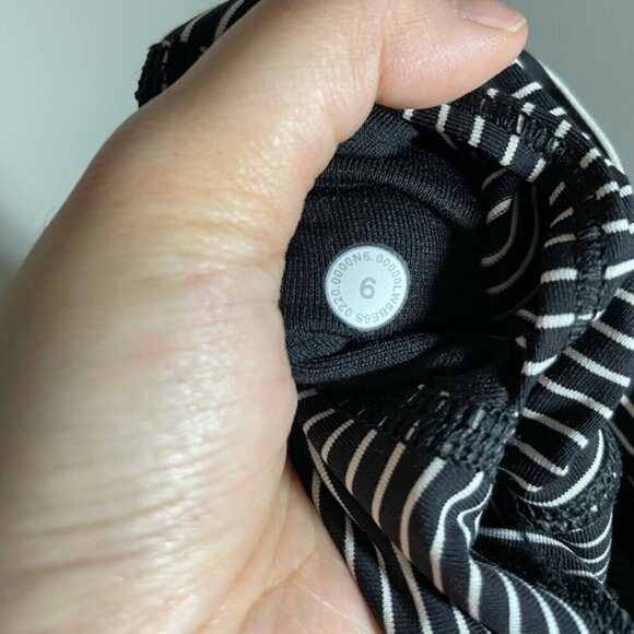 Lululemon Wunder Under Crop (High-Rise) Full-On Luxtreme Hype Stripe Black White - Picture 8 of 10